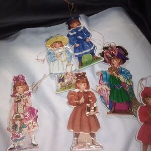 Vintage-Inspired Holiday Ornament Set